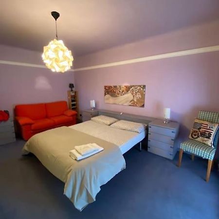 Rainbow House Appartement Intra Buitenkant foto