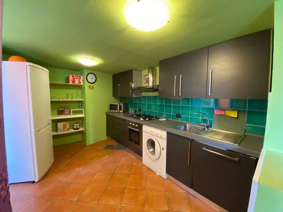 Rainbow House Appartement Intra Buitenkant foto